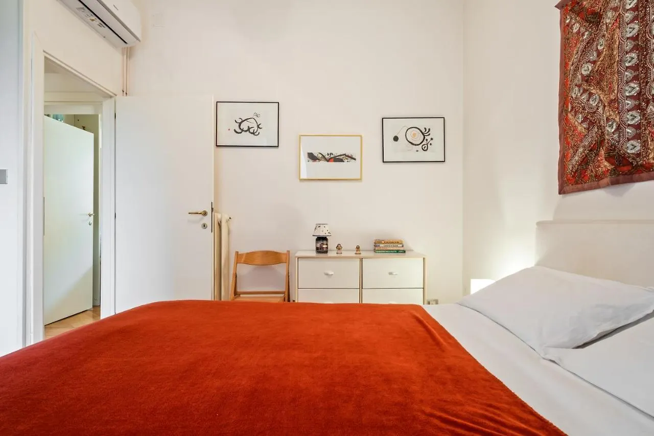 Pizzardi Flower Apartment ボローニャ イタリア